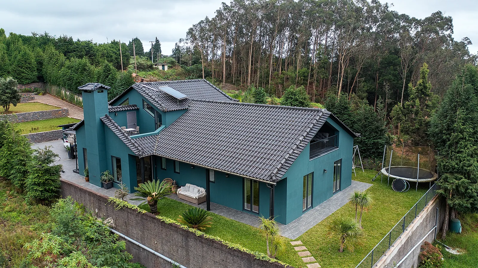 Moradia Santo da Serra — Real Estate